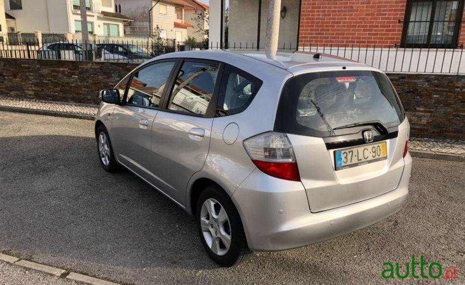 2010' Honda Jazz 1.2 I-Vtec   City photo #3