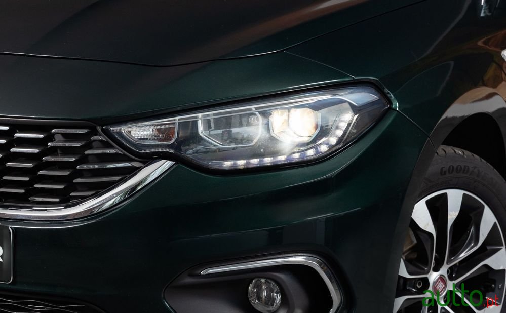 2021' Fiat Tipo Station Wagon photo #5