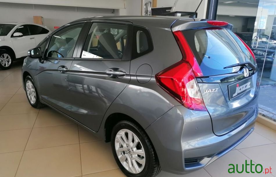 2020' Honda Jazz photo #4