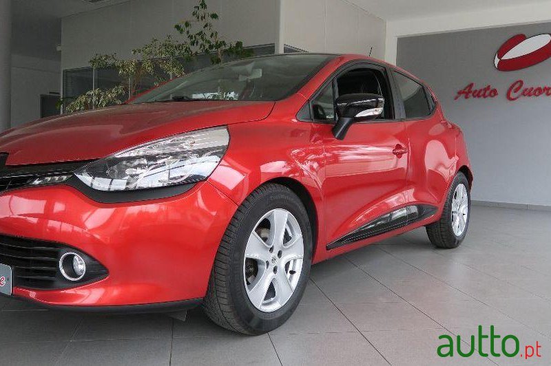 2013' Renault Clio photo #1