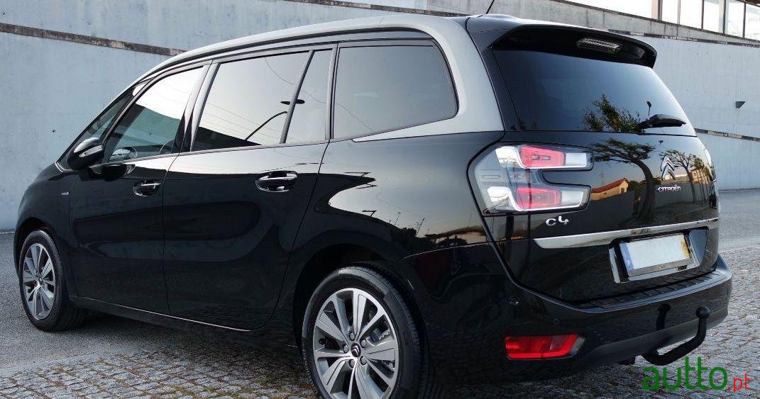 2015' Citroen C4 Grand Picasso photo #2