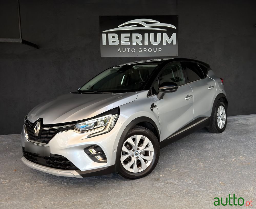 2021' Renault Captur photo #1