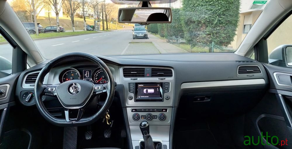 2015' Volkswagen Golf Variant photo #4