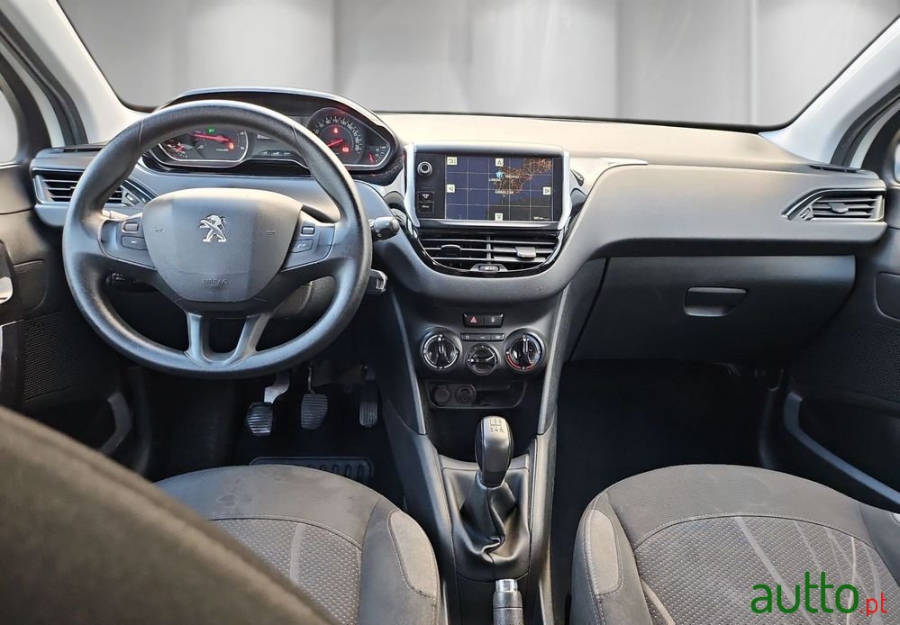 2014' Peugeot 208 1.4 Hdi Active photo #4