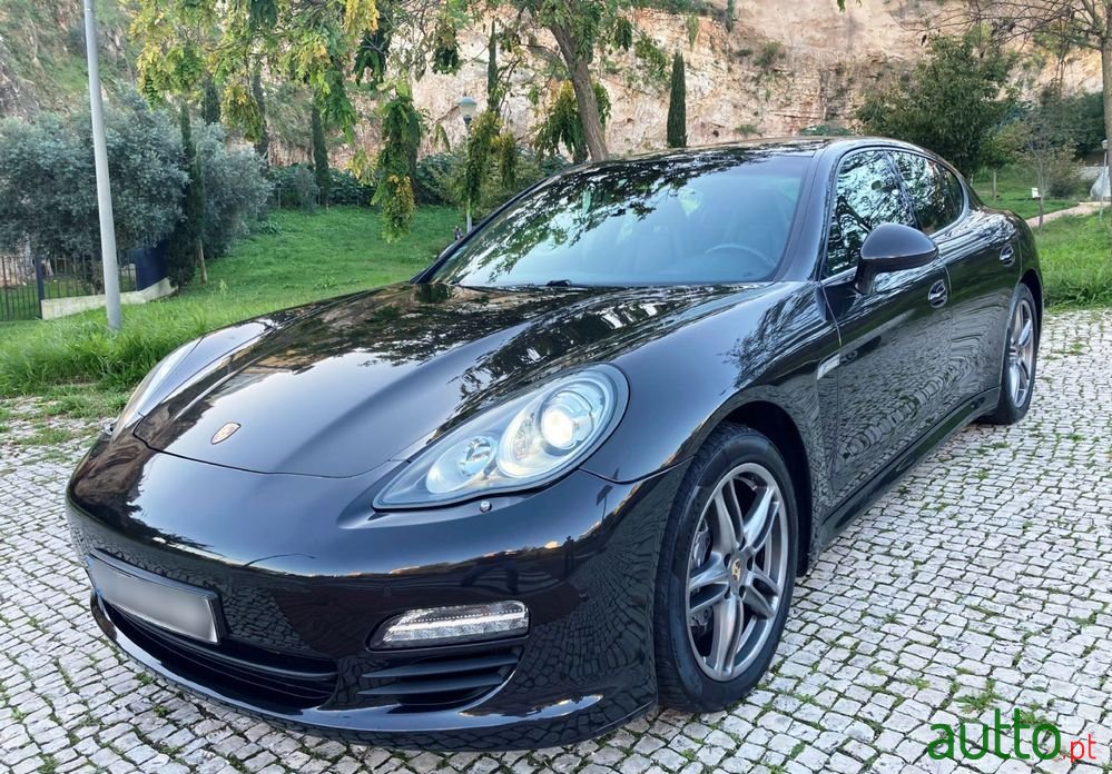 2013' Porsche Panamera Platinum Edition photo #2