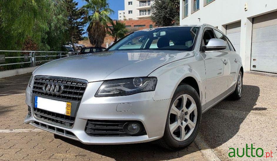 2009' Audi A4 Avant photo #2