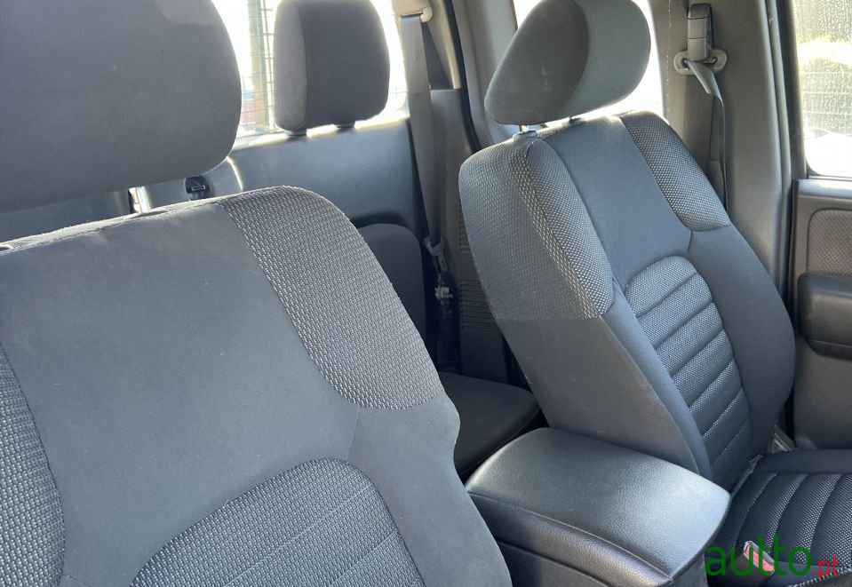 2007' Nissan Navara photo #2