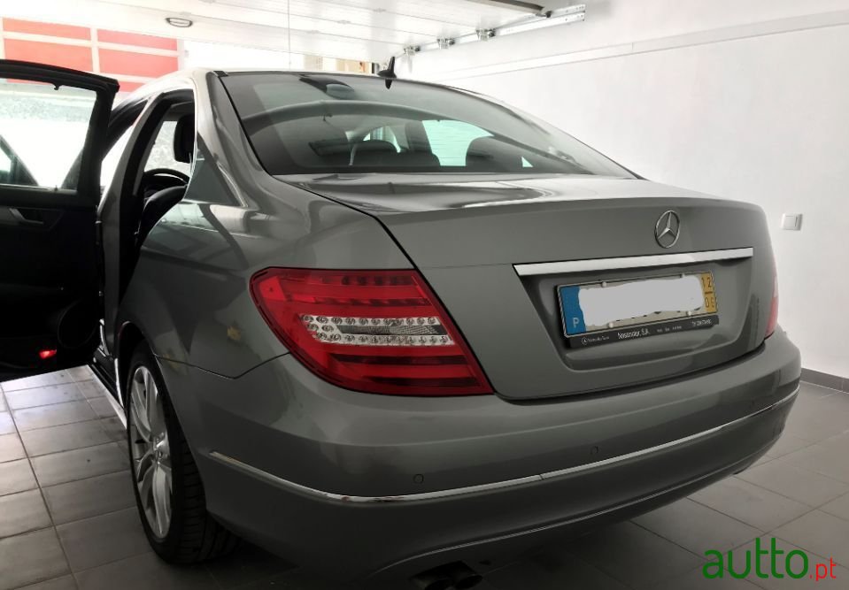 2012' Mercedes-Benz C-200 photo #5