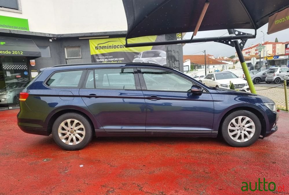 2016' Volkswagen Passat Variant photo #2