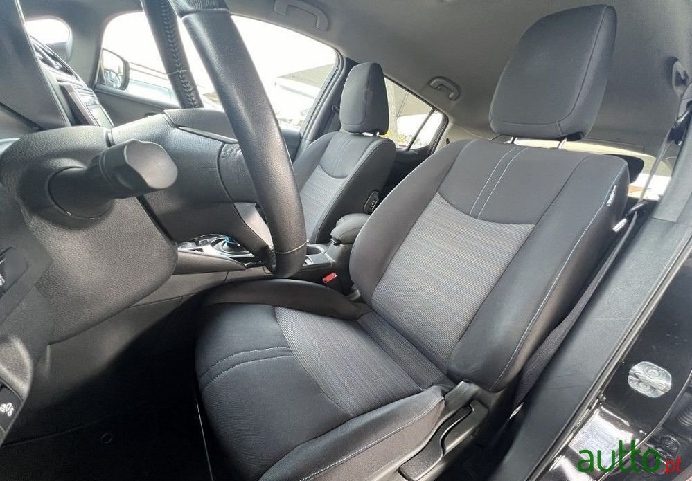 2018' Nissan Leaf N-Connecta Two Tone photo #3