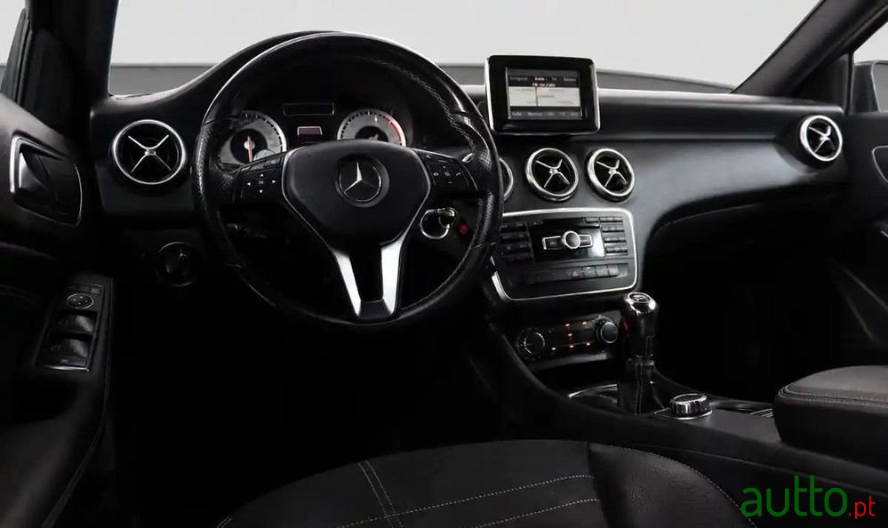2014' Mercedes-Benz Classe A photo #4