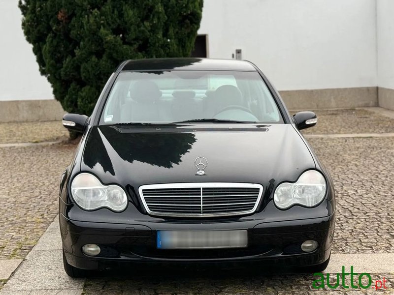 2001' Mercedes-Benz C 200 Classic photo #2