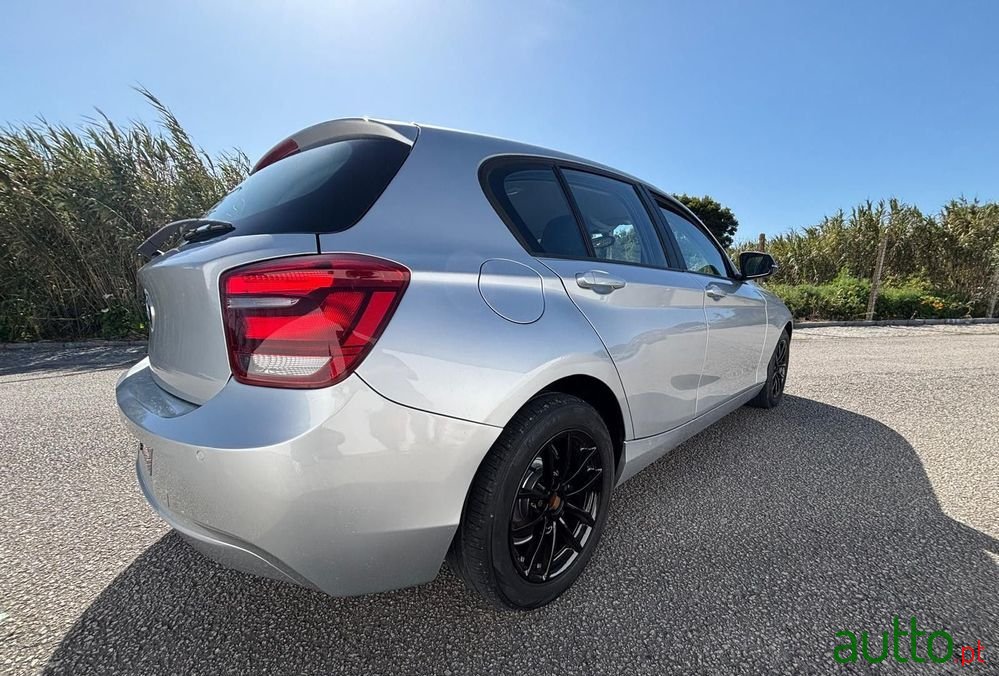 2012' BMW Série 1 D Efficientdynamics photo #5