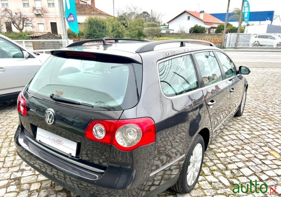 2007' Volkswagen Passat Variant photo #6