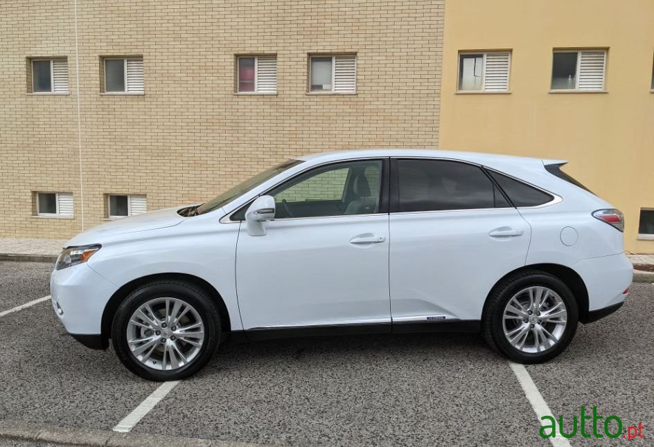 2009' Lexus Rx-450H photo #3