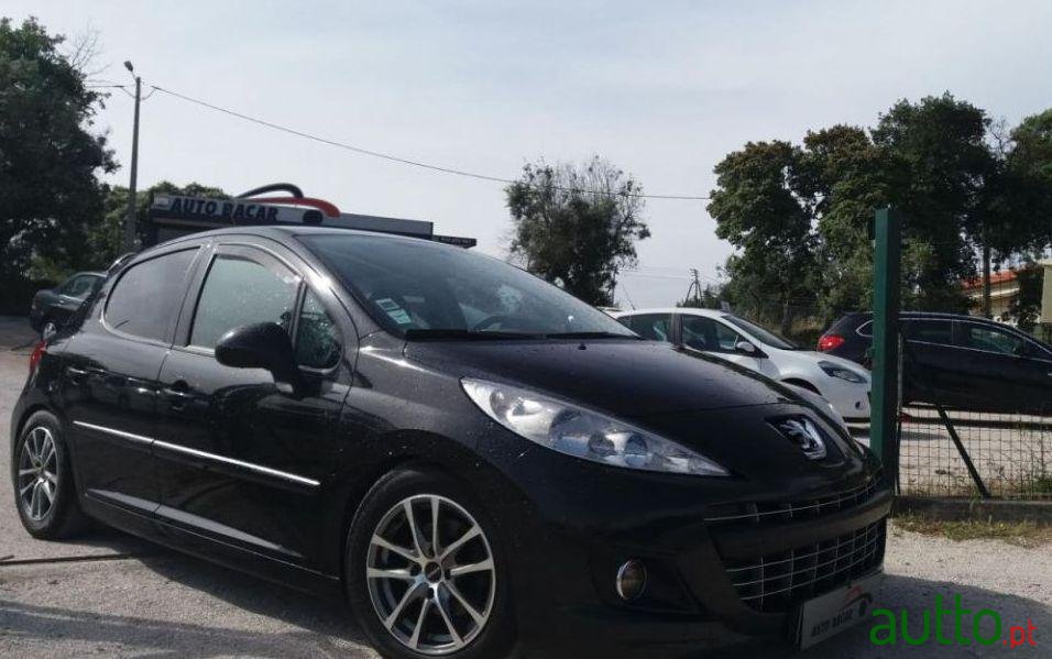 2011' Peugeot 207 photo #1