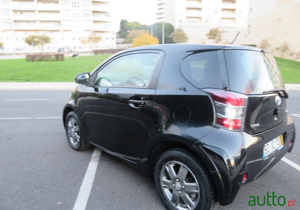 2009' Toyota iQ photo #5