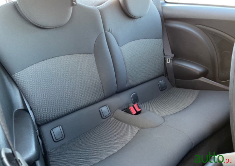 2009' MINI Cooper photo #3