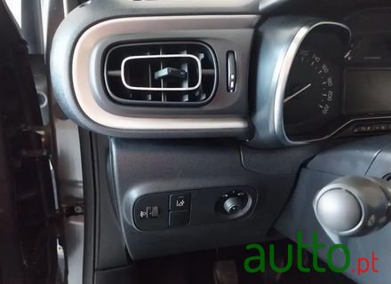 2019' Citroen C3 1.5 Bluehdi Shine photo #6