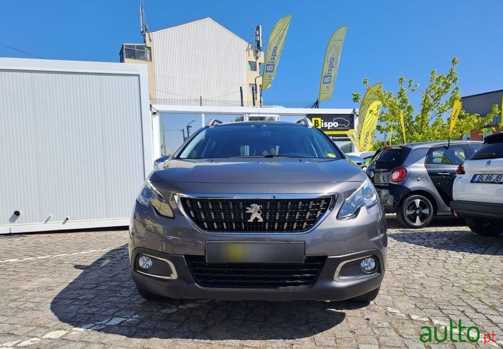 2017' Peugeot 2008 1.6 Bluehdi Style photo #2