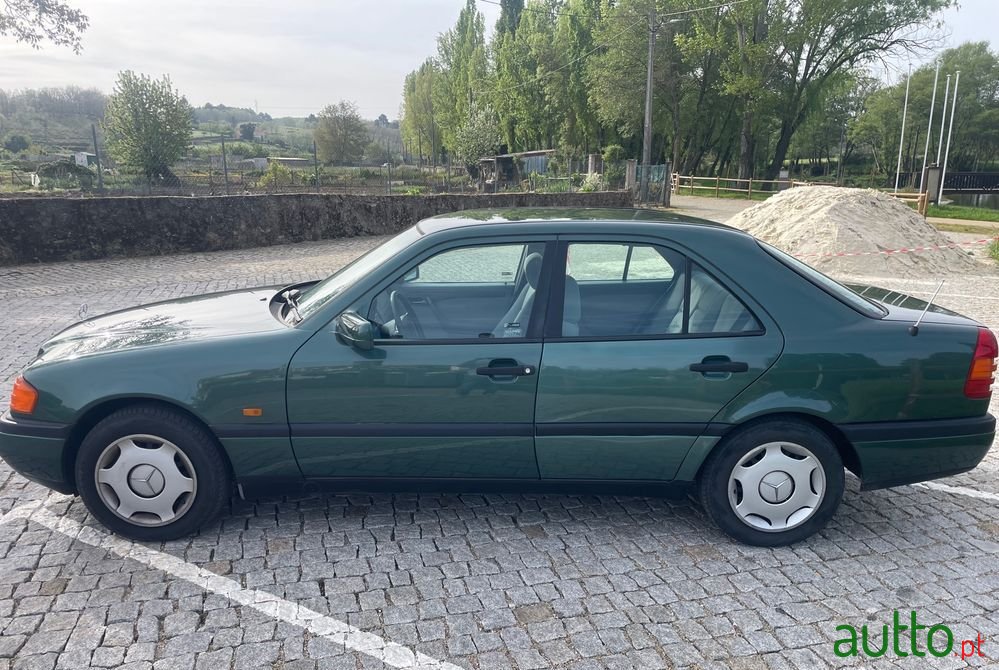 1994' Mercedes-Benz Classe C photo #4