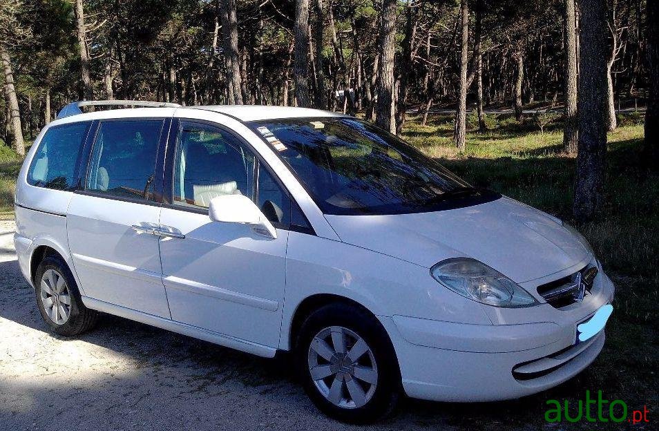 2004' Citroen C8 Hdi  16V photo #1