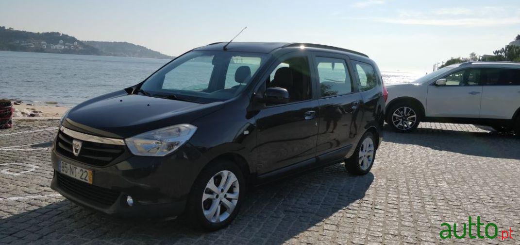 2013' Dacia Lodgy 1.5 Dci photo #3