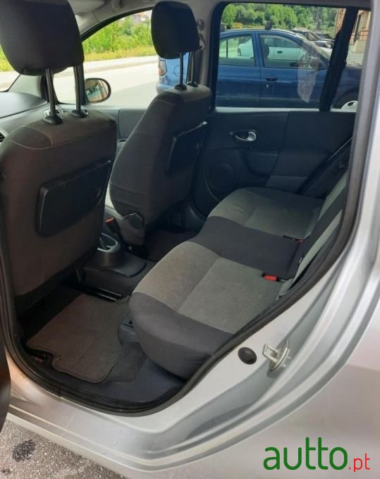 2008' Renault Modus photo #5