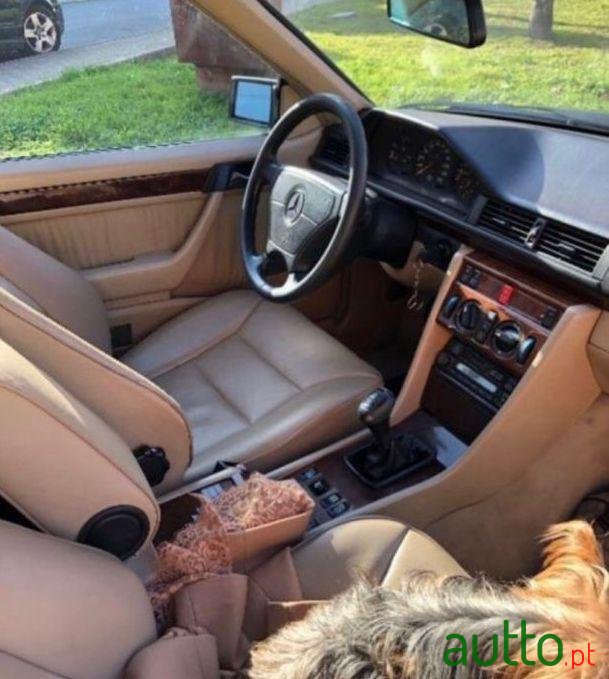 1996' Mercedes-Benz E-220 W124 Coupé photo #2