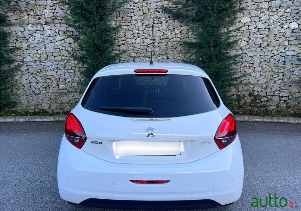 2015' Peugeot 208 photo #6
