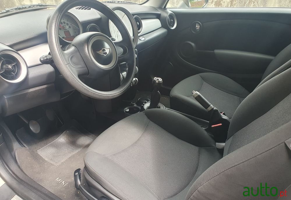 2008' MINI Cooper D photo #5