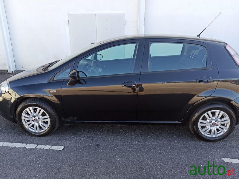 2014' Fiat Punto photo #4