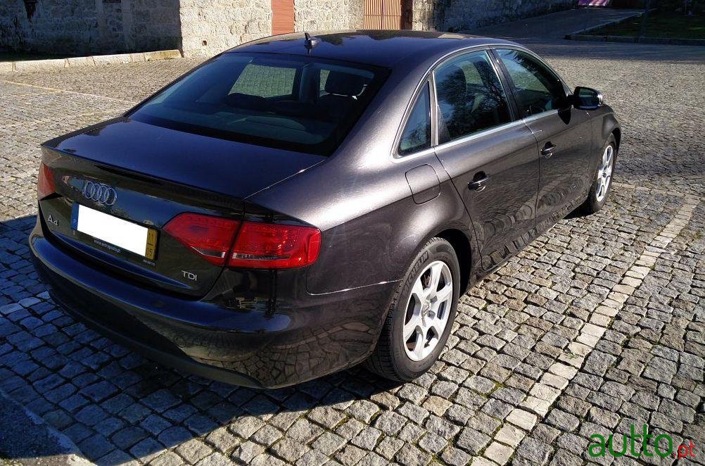 2011' Audi A4 2.0 Tdie Advance photo #2