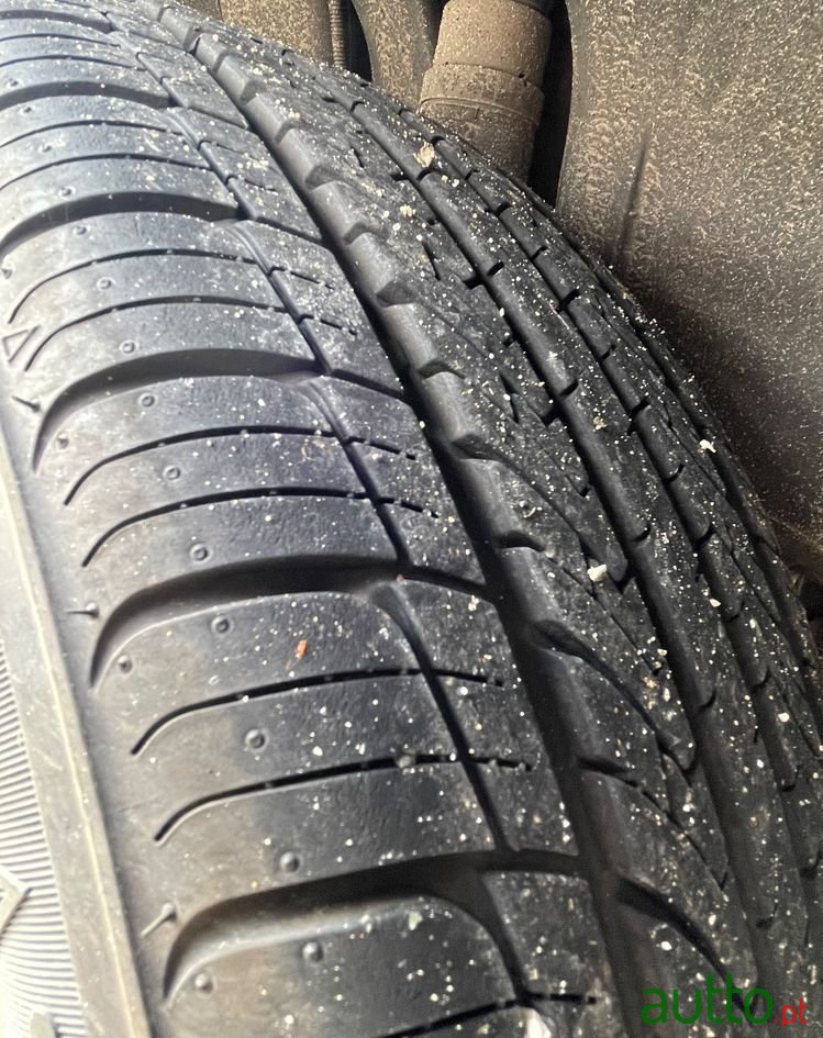 2002' Peugeot 406 Break photo #4