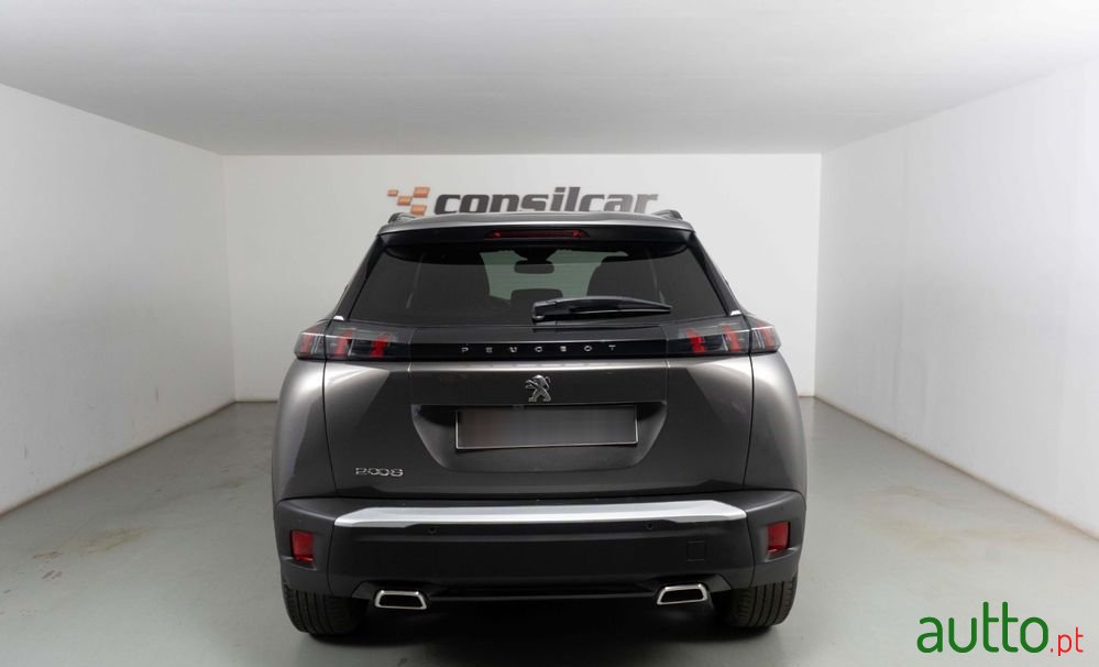 2023' Peugeot 2008 photo #5