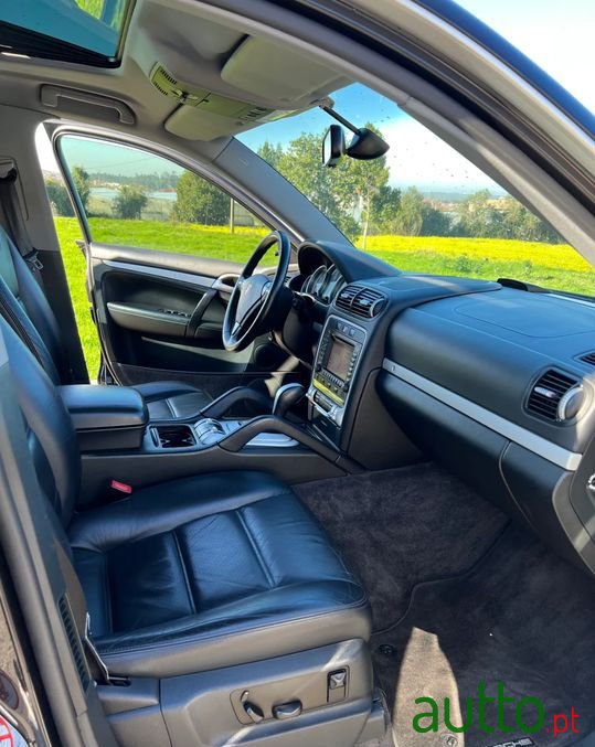 2007' Porsche Cayenne photo #5
