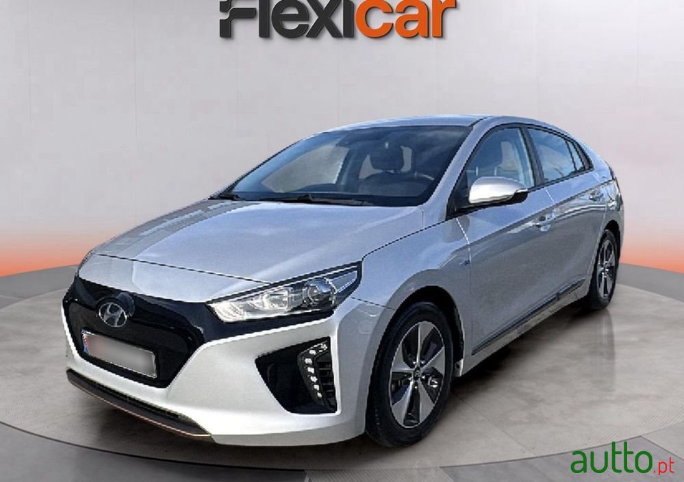 2019' Hyundai Ioniq photo #3