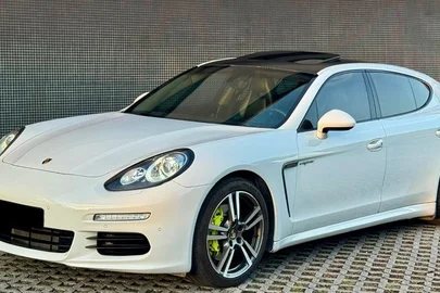 2013' Porsche Panamera S Hybrid