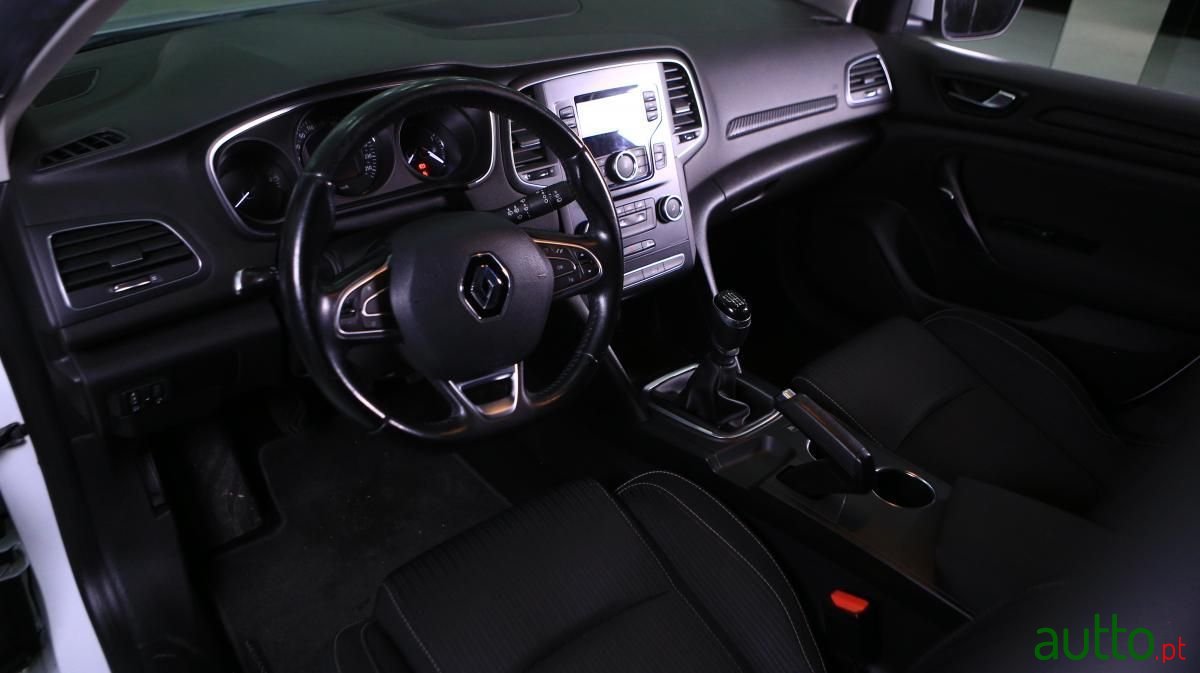 2018' Renault Megane photo #6
