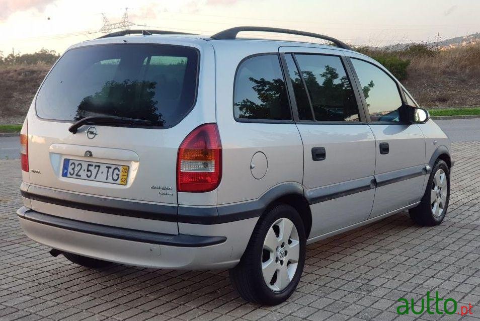 2002' Opel Zafira photo #2
