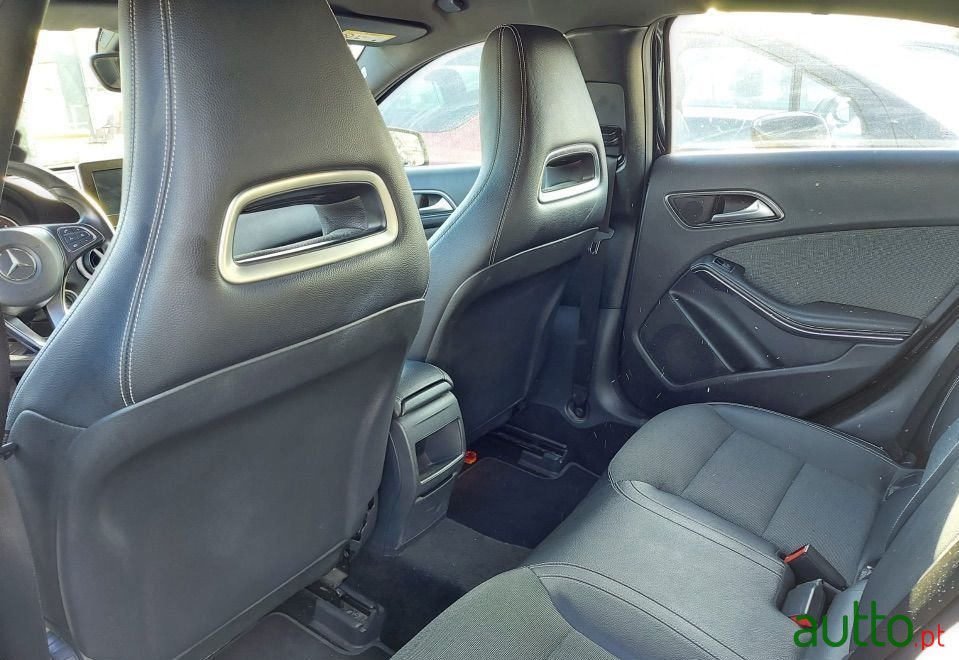 2016' Mercedes-Benz 180 photo #3