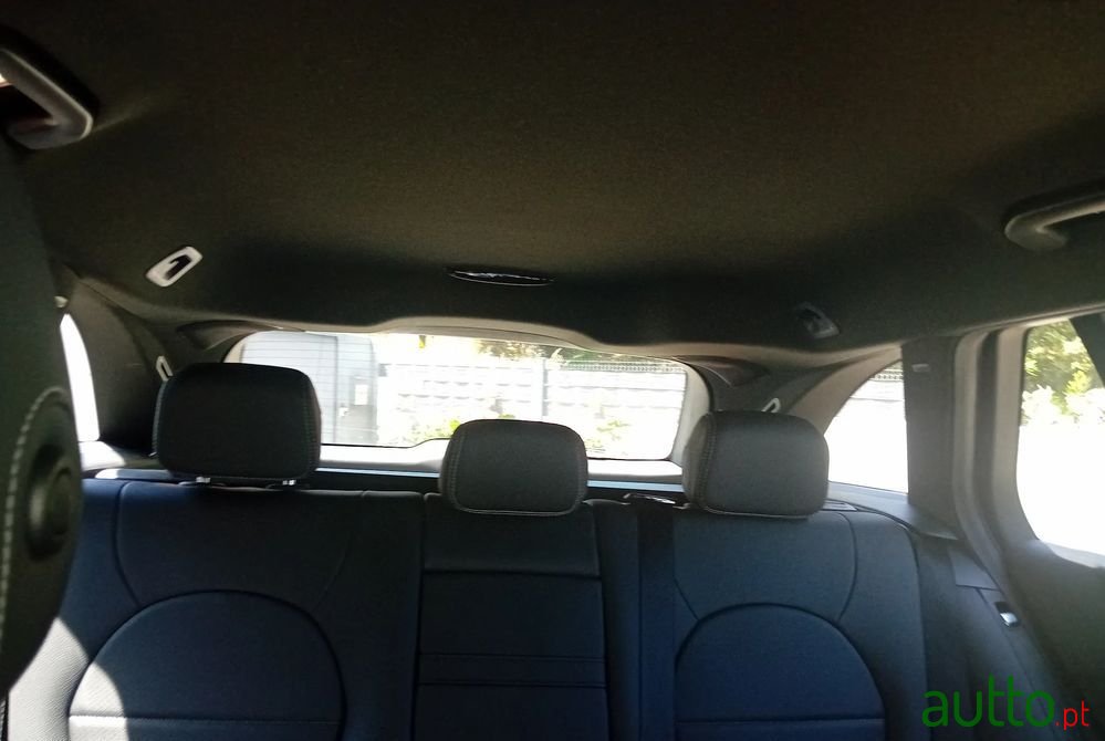 2017' Mercedes-Benz Classe C photo #6