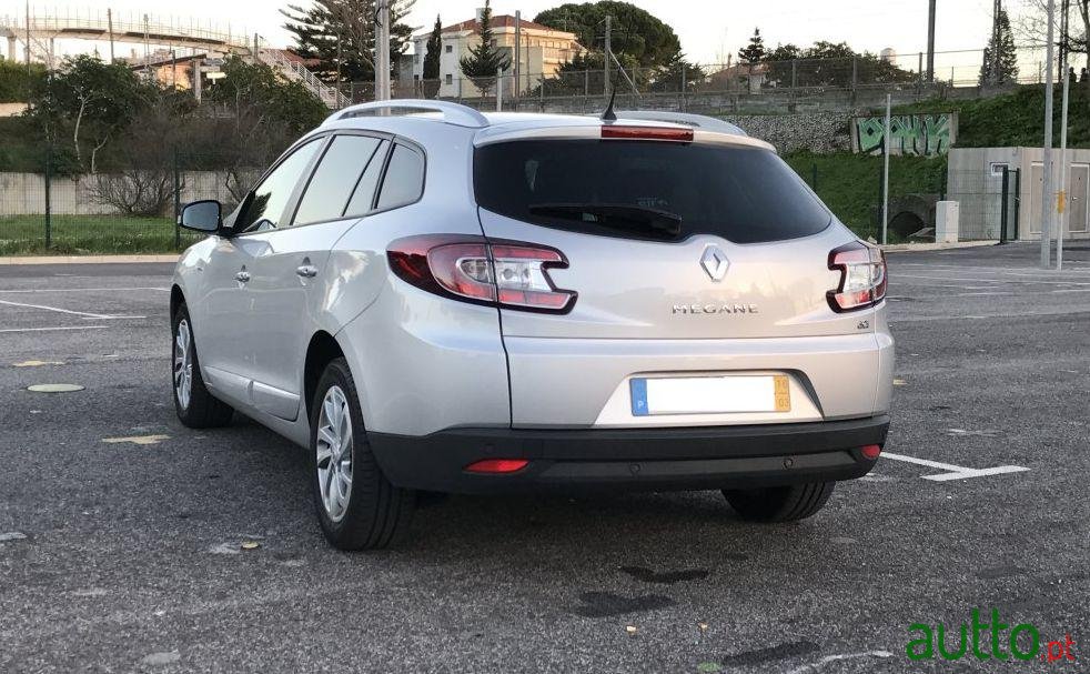 2016' Renault Megane Sport Tourer photo #3