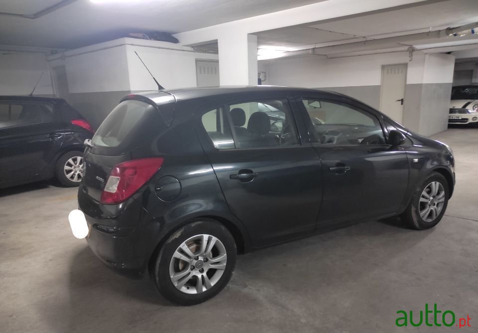 2014' Opel Corsa photo #4