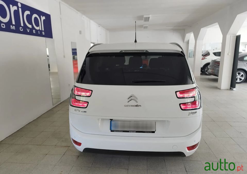 2016' Citroen C4 Grand Picasso photo #6