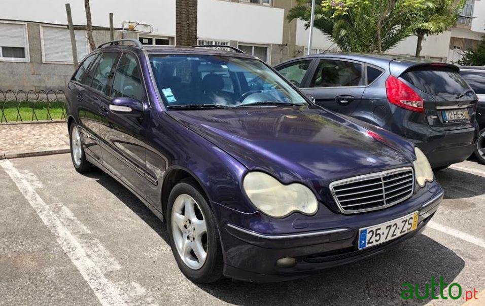 2001' Mercedes-Benz C-220 Avantgarde photo #2