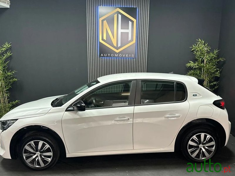 2022' Peugeot e-208 50 Kwh Active photo #3