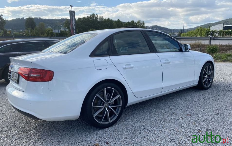 2012' Audi A4 photo #1