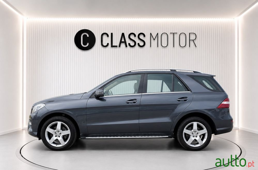 2011' Mercedes-Benz Classe M Bluetec photo #4