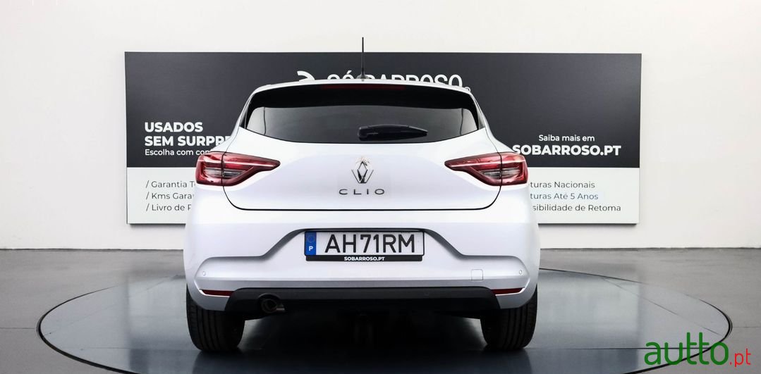 2021' Renault Clio photo #4